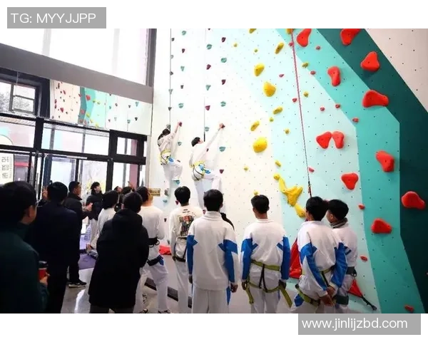 西安攀岩队如何通过控制革新提升竞技水平与团队协作能力